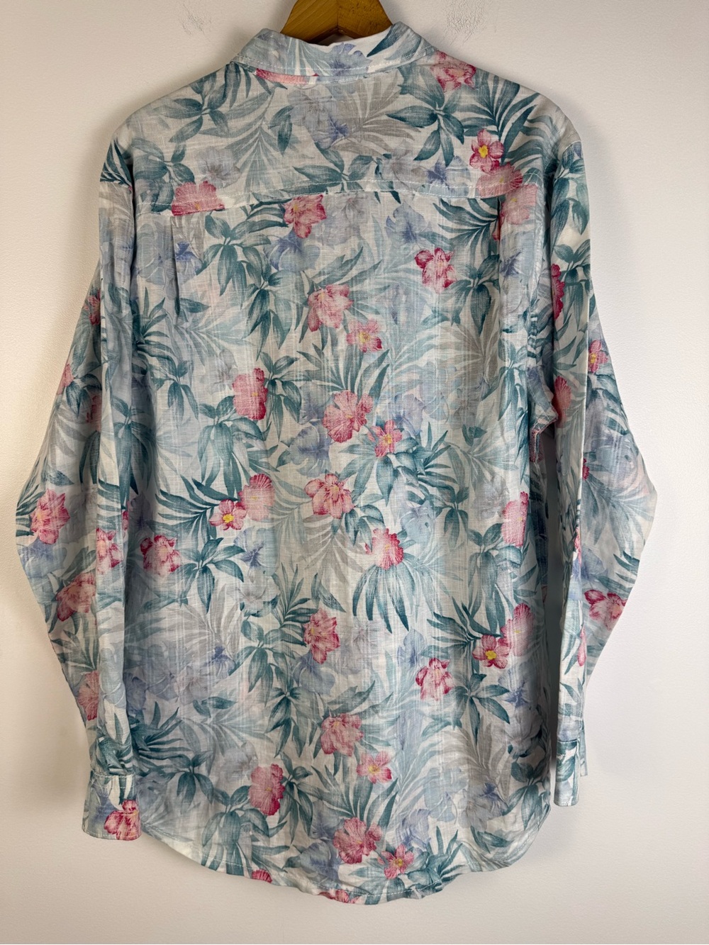 Tommy Bahama Linen Cotton Floral Button-Down Hawaiian Shirt - Picture 2 of 15